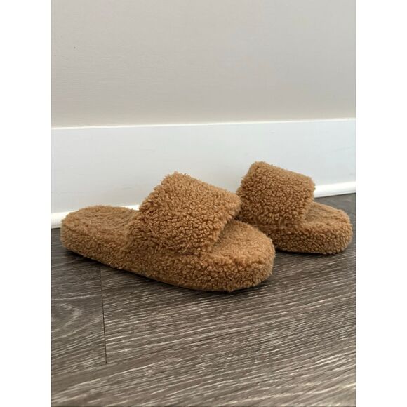 NWOB Posee Dark Tan Sherpa Slippers Size 37-38 (7.5-8) - Picture 3 of 5